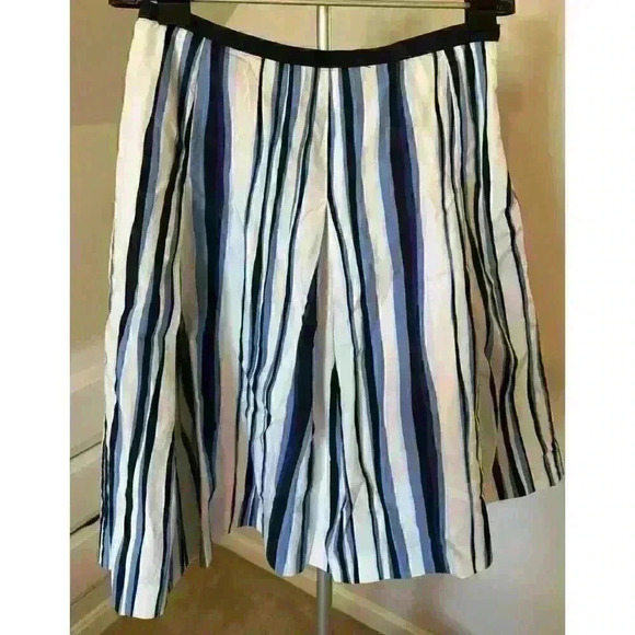 Talbots Dresses & Skirts - Vintage Talbots Skirt Blue White Striped size 10 Womens
100% Cotton skirt/liner